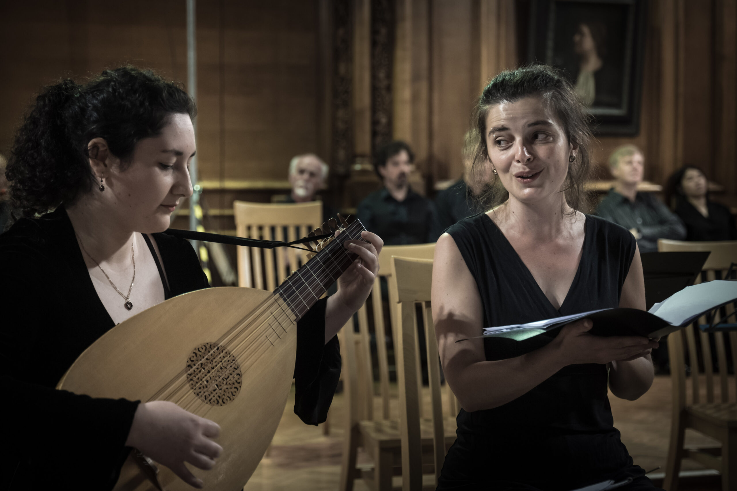 Lute and singer at Renaissance Summer School in Cambridge